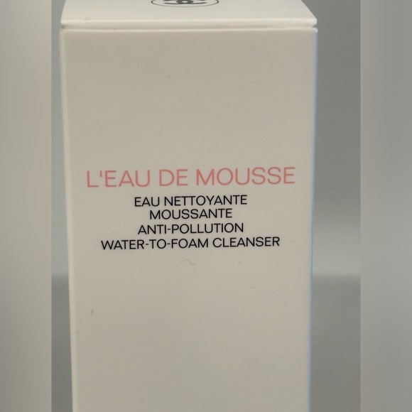 NWT Chanel water to foam cleanser - Picture 2 of 7